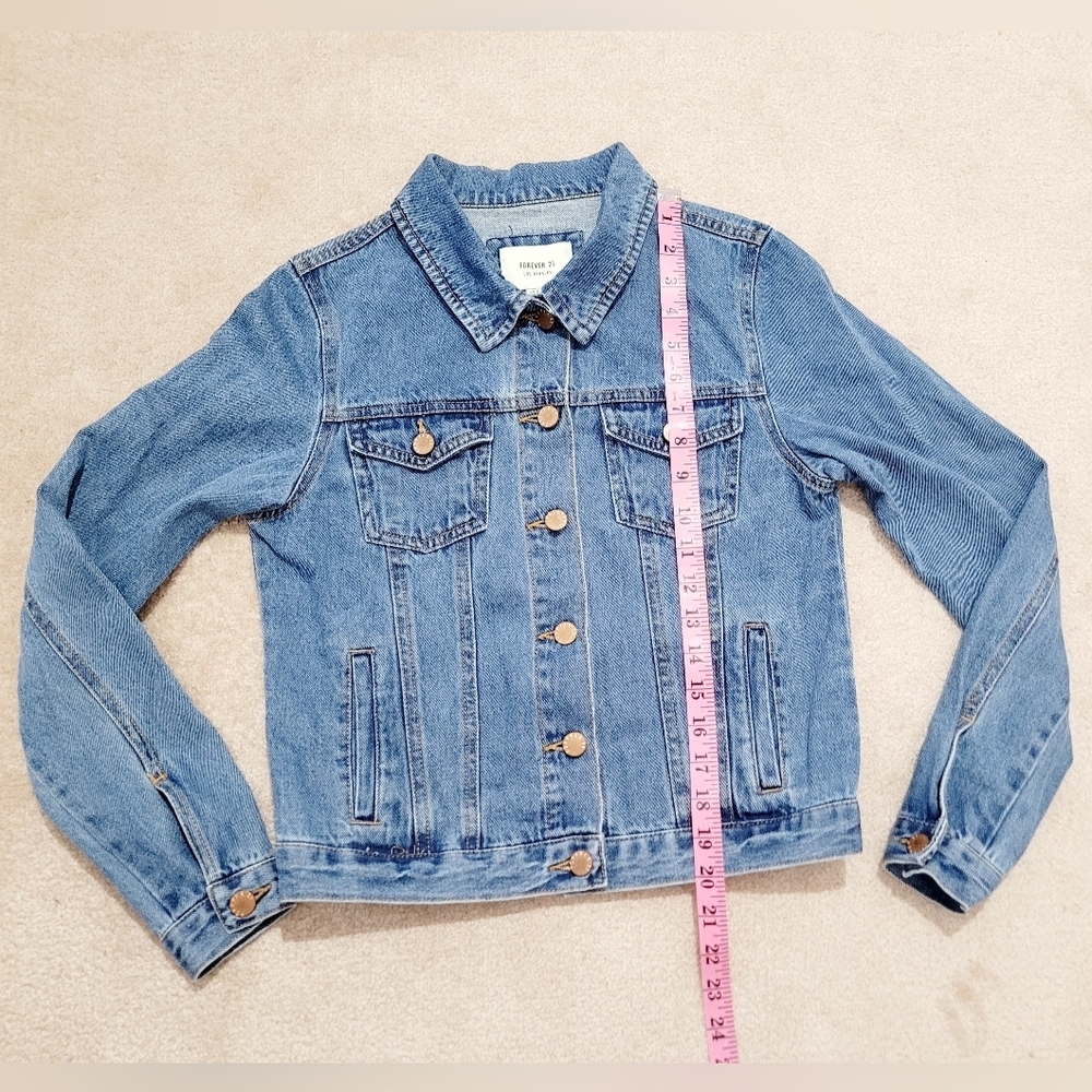 Forever 21 Womens Denim Jean Trucker Jacket Size Small Blue Classic 100% Cotton - Picture 11 of 13